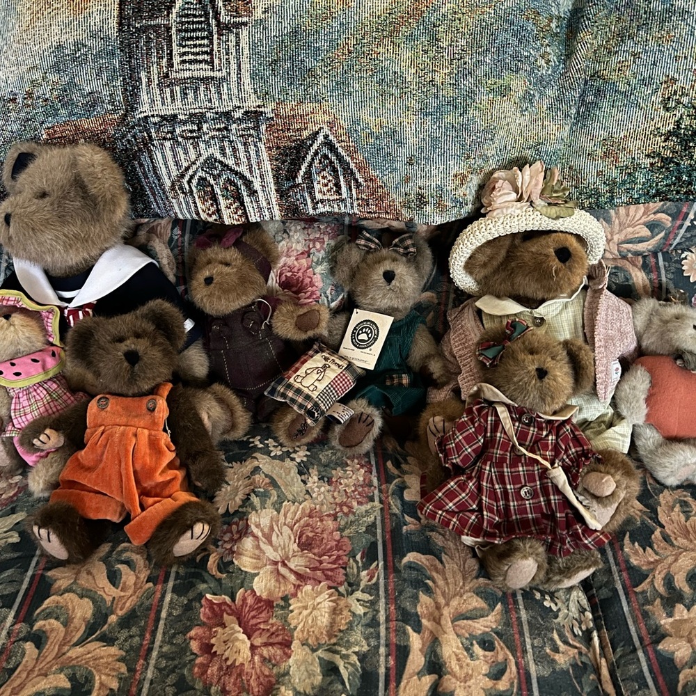 7 Boyd’s bears most with tags